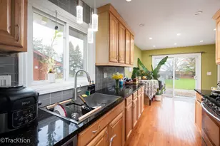 401 S Whispering Hills Dr, Naperville, IL 60540 - Photo 5