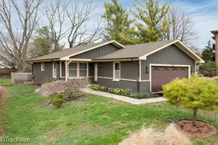 401 S Whispering Hills Dr, Naperville, IL 60540 - Photo 1