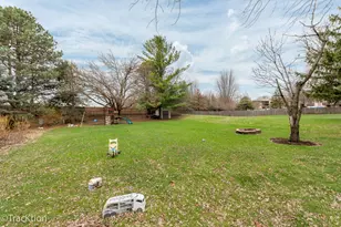401 S Whispering Hills Dr, Naperville, IL 60540 - Photo 15