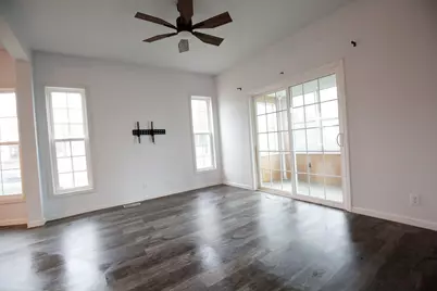 529 E McKenney Street, Dixon, IL 61021 - Photo 7