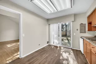 545 Alton Ct, Carol Stream, IL 60188 - Photo 9