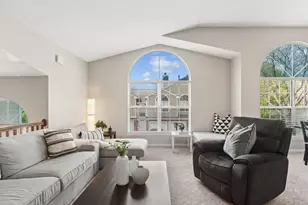 767 Grosse Pointe Cir, Vernon Hills, IL 60061 - Photo 3