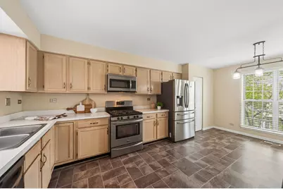 767 Grosse Pointe Circle, Vernon Hills, IL 60061 - Photo 9