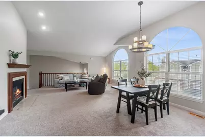 767 Grosse Pointe Circle, Vernon Hills, IL 60061 - Photo 5