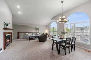 767 Grosse Pointe Cir, Vernon Hills, IL 60061 - Photo 5