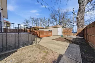 1433 S 21st Ave, Maywood, IL 60153 - Photo 35