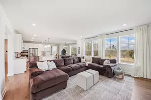 1014 Persimmon Ct, Crystal Lake, IL 60012 - Photo 9