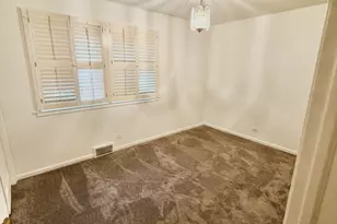 26 Windsor Dr, Oak Brook, IL 60523 - Photo 15