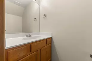694 N Tamarac Blvd, Addison, IL 60101 - Photo 9
