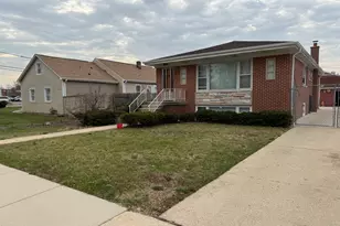 2571 Suffield St, Des Plaines, IL 60016 - Photo 1