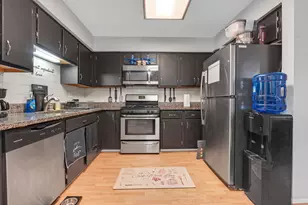 691 W Streamwood Blvd, Streamwood, IL 60107 - Photo 5