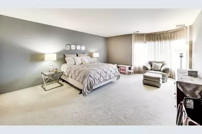 8640 Waukegan Road #229, Morton Grove, IL 60053 - Photo 15