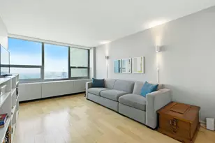 1700 E 56th St, Chicago, IL 60637 - Photo 13