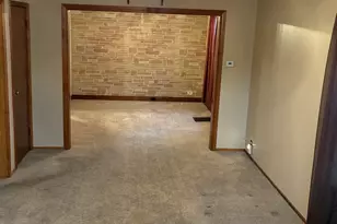 5452 W Warwick Ave, Chicago, IL 60641 - Photo 3