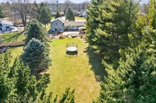 568 Pamela Ct, Gilberts, IL 60136 - Photo 5