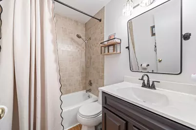 425 N Alfred Avenue, Elgin, IL 60123 - Photo 15