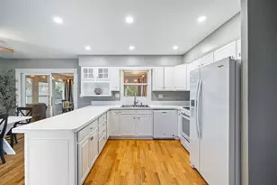 425 N Alfred Ave, Elgin, IL 60123 - Photo 9