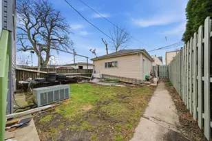 4706 W Berenice Ave, Chicago, IL 60641 - Photo 31