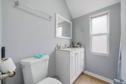 4706 W Berenice Avenue, Chicago, IL 60641 - Photo 17