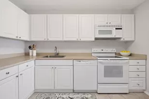 1660 N Lasalle St, Chicago, IL 60614 - Photo 3