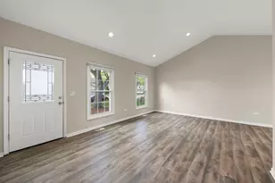 1057 Bothwell Cir, Bolingbrook, IL 60440 - Photo 3