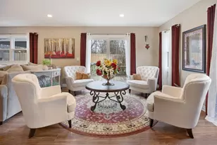 23W531 W Walnut St, Roselle, IL 60172 - Photo 9