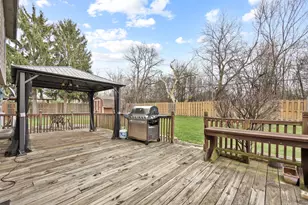 23W531 W Walnut St, Roselle, IL 60172 - Photo 35