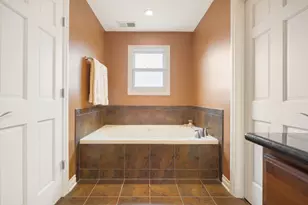 23W531 W Walnut St, Roselle, IL 60172 - Photo 23