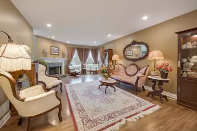 23W531 W Walnut Street, Roselle, IL 60172 - Photo 5