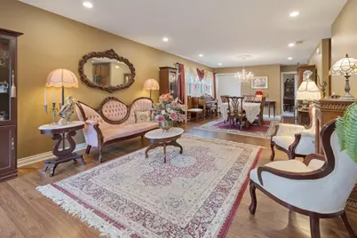 23W531 W Walnut Rd Road, Roselle, IL 60172 - Photo 5