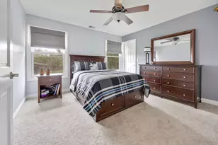 23W531 W Walnut St, Roselle, IL 60172 - Photo 27