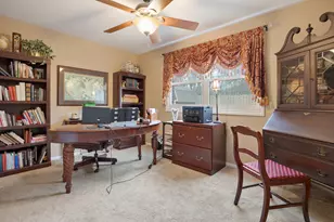 23W531 W Walnut St, Roselle, IL 60172 - Photo 7