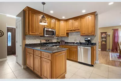 23W531 W Walnut Rd Road, Roselle, IL 60172 - Photo 13