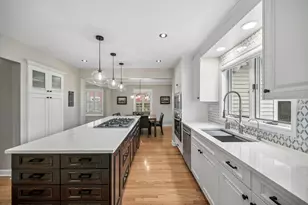 128 Parkview Rd, Glenview, IL 60025 - Photo 9