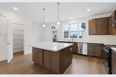 6318 Lexington Street, Morton Grove, IL 60053 - Photo 7