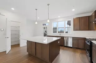 6318 Lexington St, Morton Grove, IL 60053 - Photo 7