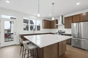 6318 Lexington St, Morton Grove, IL 60053 - Photo 5