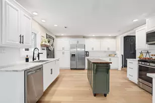 0S725 East St, Winfield, IL 60190 - Photo 11