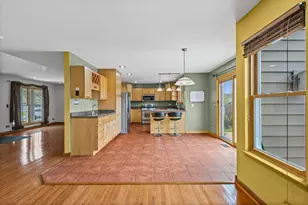 698 Juli Dr, South Elgin, IL 60177 - Photo 7