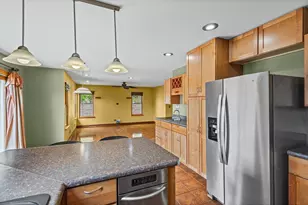 698 Juli Dr, South Elgin, IL 60177 - Photo 9