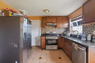 2133 W Highland Ave, Chicago, IL 60659 - Photo 15