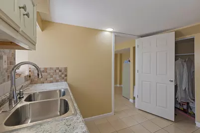 2133 W Highland Avenue #2, Chicago, IL 60659 - Photo 11