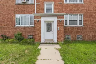 2133 W Highland Ave, Chicago, IL 60659 - Photo 5