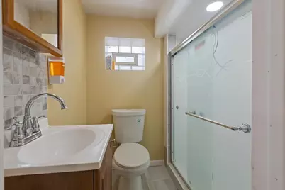 2133 W Highland Avenue #2, Chicago, IL 60659 - Photo 9