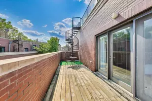 1910 W Addison St, Chicago, IL 60613 - Photo 31