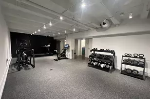 1650 W Roscoe St, Chicago, IL 60657 - Photo 21