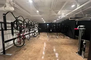 1650 W Roscoe St, Chicago, IL 60657 - Photo 15