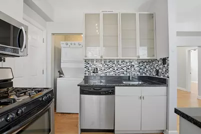 2038.5 N Spaulding Avenue #1W, Chicago, IL 60647 - Photo 9