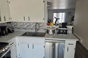 160 S Waters Edge Dr, Glendale Heights, IL 60139 - Photo 7