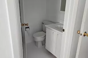 160 S Waters Edge Dr, Glendale Heights, IL 60139 - Photo 11